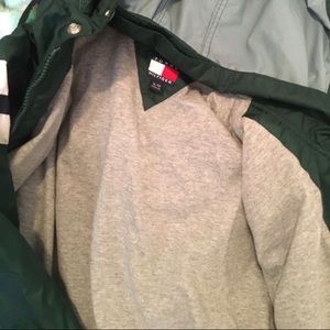 Tommy Hilfiger windbreaker jacket (size xl)